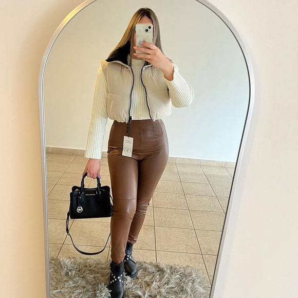 Zara Brown High-Waisted Faux Leather Leggings - Picture 5 of 12